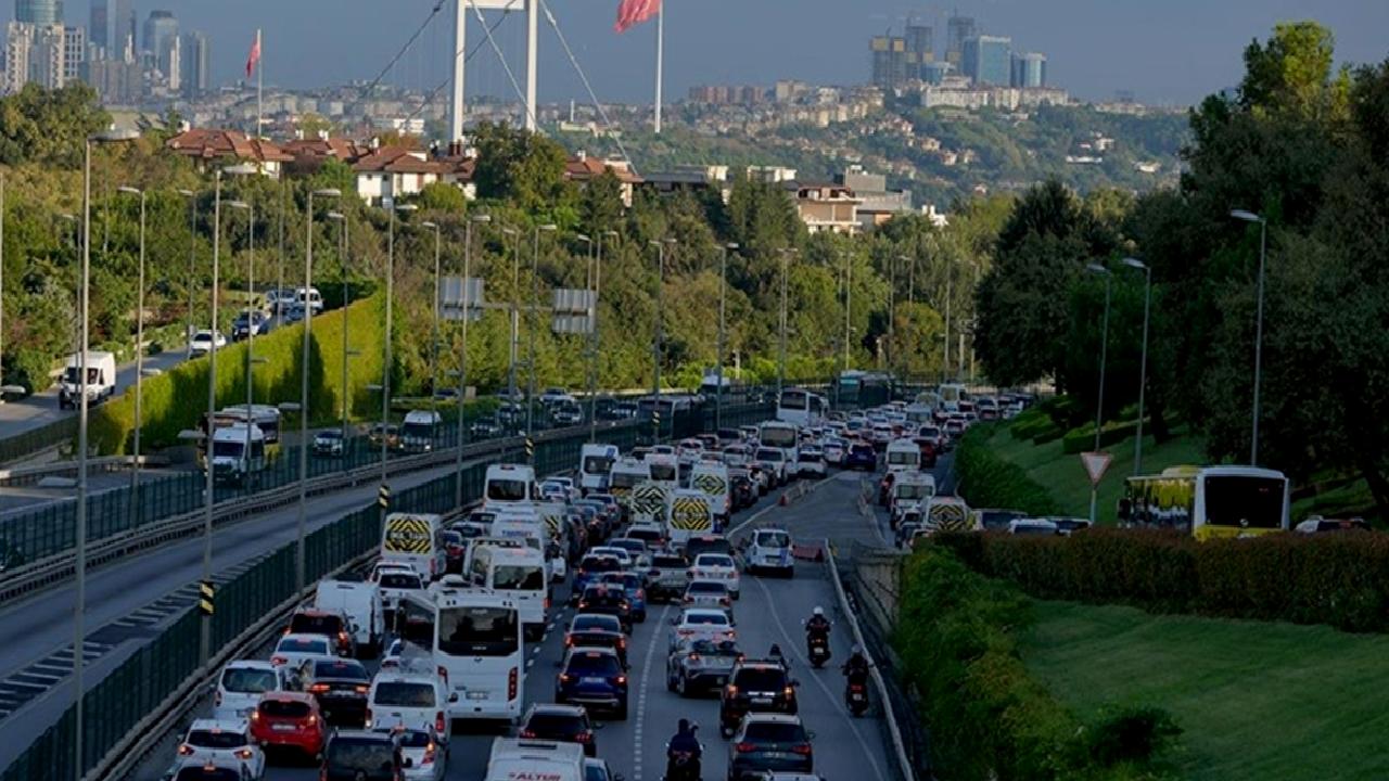 2024-raporu-aciklandi-dunya-genelinde-trafikte-en-cok-vakit-kaybeden-kent-istanbul-oldu-jU1D3G7n.jpg