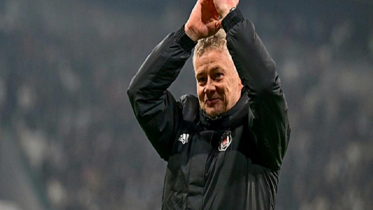 besiktas-teknik-yoneticisi-ole-gunnar-solskjaer-bilbao-maci-geride-kaldi-CeLBG95F.jpg