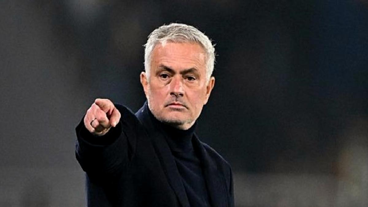 fenerbahce-jose-mourinhonun-62-dogum-gununu-kutladi-YcJumDfZ.jpg