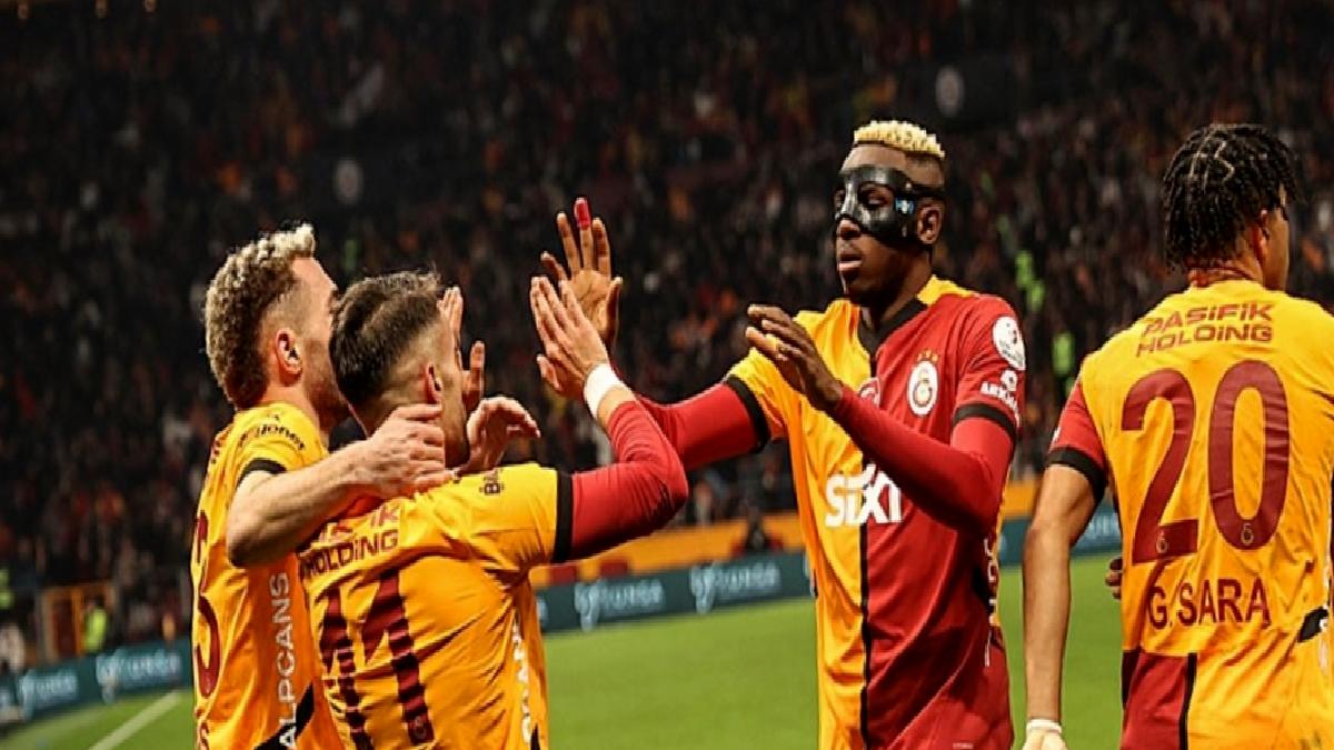 galatasaraydan-carpici-istatistik-dinamo-kiev-macinda-birinci-pesinde-Q34JCZ6H.jpg