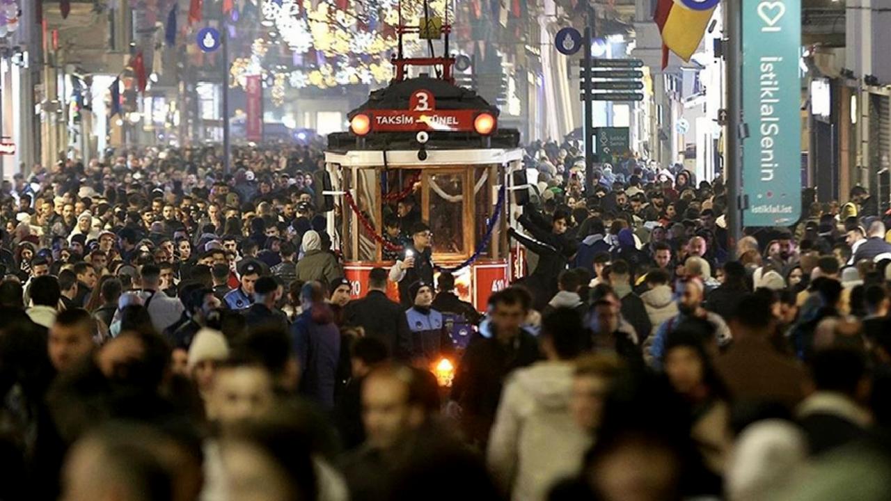 istanbulda-aksiyona-musaade-verilen-alanlar-muhakkak-oldu-taksim-ve-istiklalde-yasak-var-ZdWJxUq5.jpg