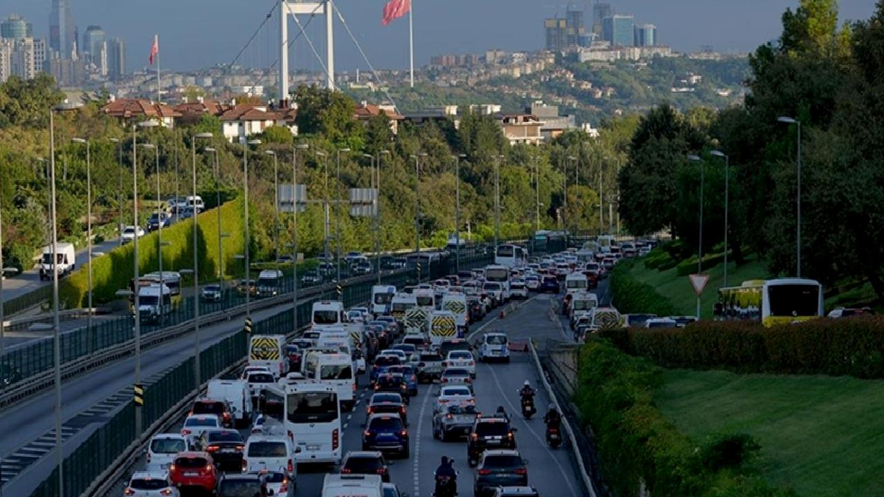 liste-aciklandi-istanbul-trafikte-dunya-lideri-hangi-sehir-yolda-kac-dakika-kaybediyor-f1eE1MHT.jpg