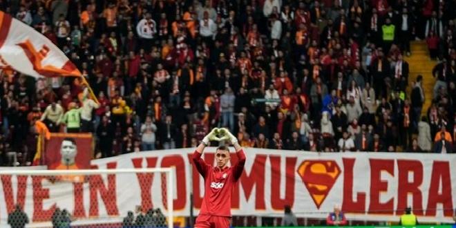 muslera-galatasaray-tarihine-gecti-Zw8vASBC.jpg