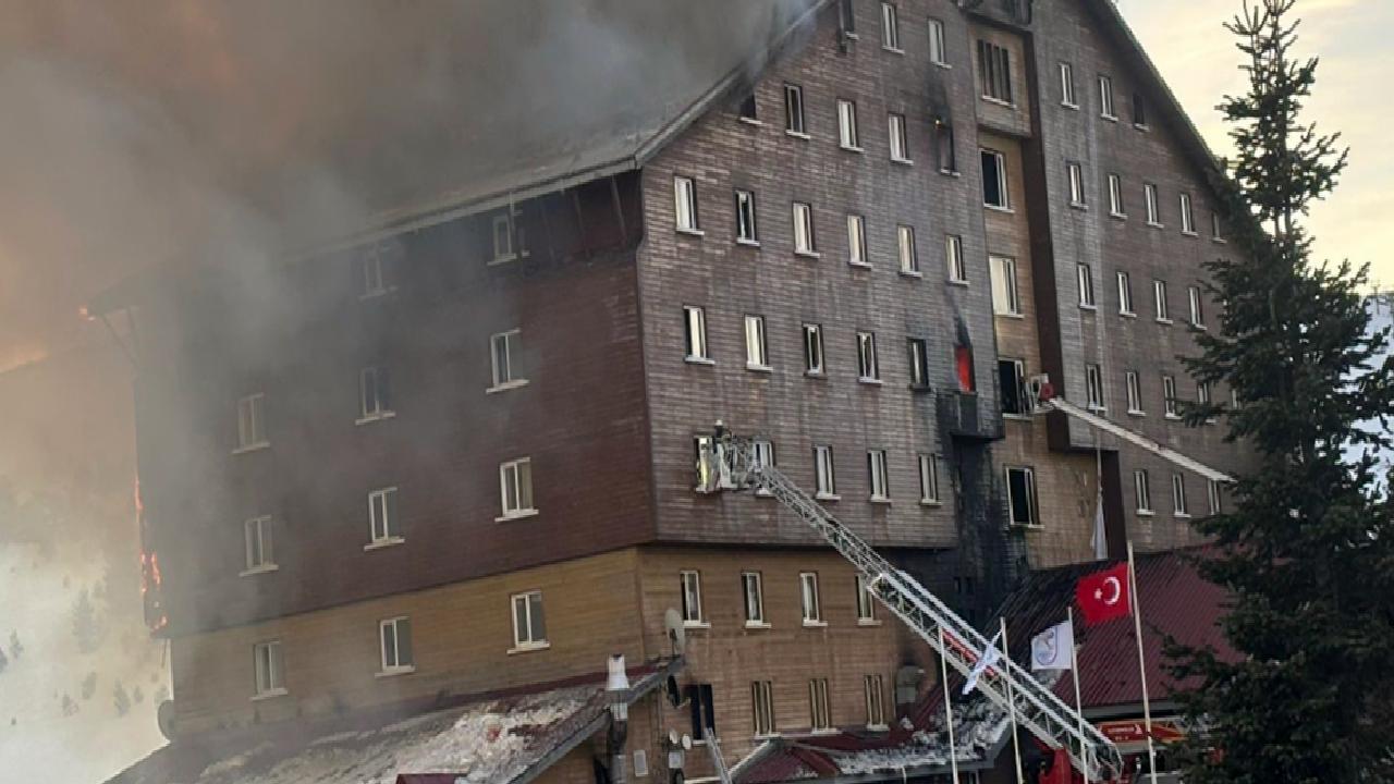 asci-otel-yanginini-anlatti-alarm-calmadi-yangin-tupu-de-gormedik-NyT1ZjJ3.jpg