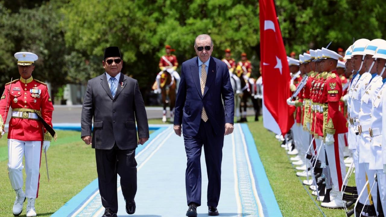 cumhurbaskani-erdogan-endonezyada-resmi-merasimle-karsilandi-OjzAOwMw.jpg