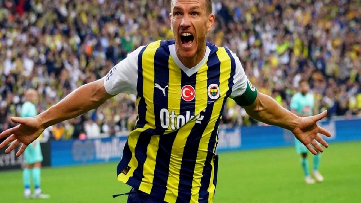 fenerbahce-dzeko-ile-yollarini-ayiracak-mi-idare-son-kararini-verdi-SOfhN1sq.jpg