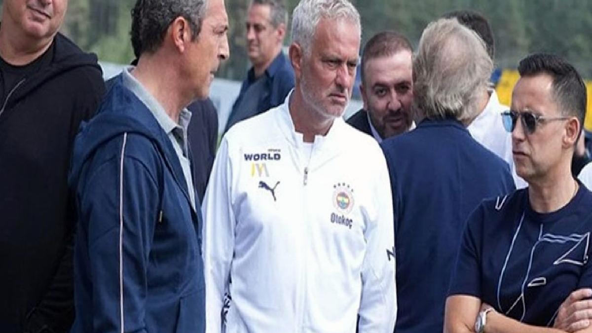 fenerbahce-obur-transfer-yapacak-mi-mourinhonun-plani-asik-r-oldu-9OEOEMwl.jpg