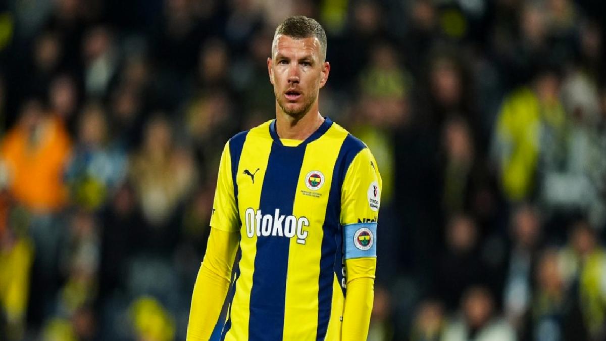 fenerbahce-transfer-haberi-dzeko-ile-tamam-mi-yoksa-devam-mi-idareden-flas-karar-AgEg3FUd.jpg