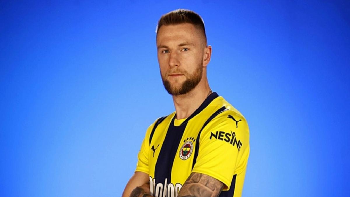 fenerbahceden-galatasaraya-bir-gonderme-daha-milan-skriniar-5eauVK4e.jpg