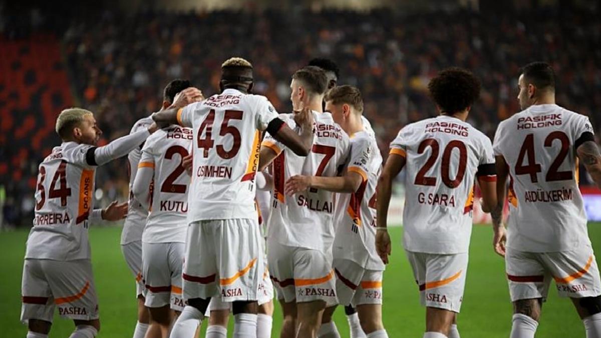 galatasarayda-4-isim-adana-demirspor-macinda-cezali-duruma-dustu-BKYl5JNF.jpg