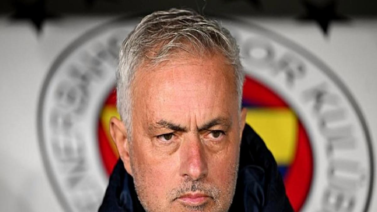 jose-mourinhodan-en-nesyrinin-yoklugunda-flas-karar-iste-fenerbahcenin-corendon-alanyaspor-maci-beklenen-11i-ujrMn6zV.jpg