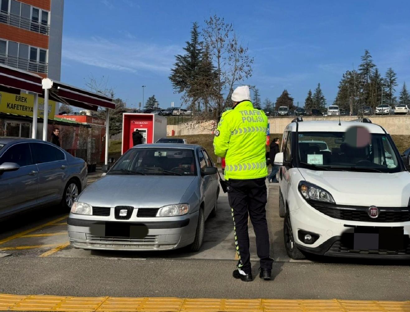 kusurlu-yerlere-parkin-cezasi-agir-oldu-tek-tek-belirlendi-y5smJ7TF.jpg