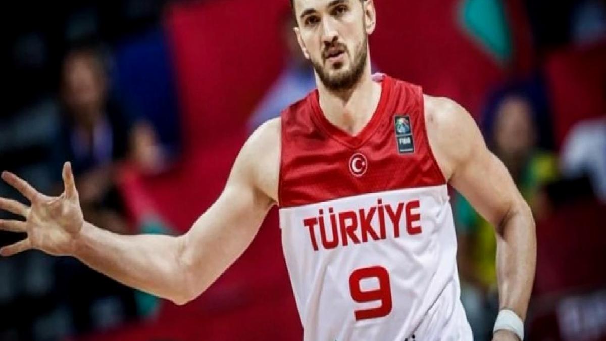 semih-erden-basketbol-meslegini-noktaladi-sWUwHEt1.jpg