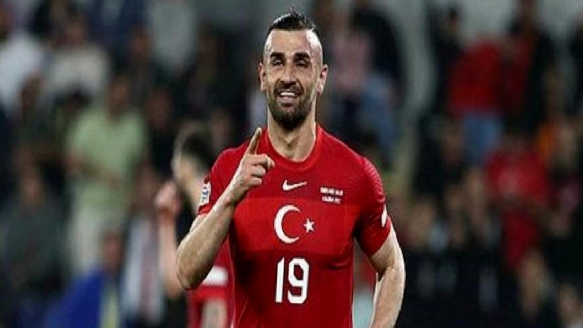 serdar-dursun-ismail-kartalin-calistirdigi-persepolise-transfer-oldu-2L9pGlft.jpg