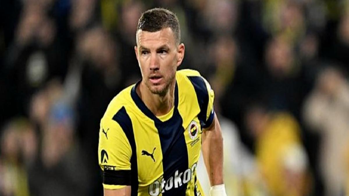 transfer-haberleri-fenerbahcede-edin-dzeko-icin-flas-karar-mukavelesi-HfRLJVV6.jpg