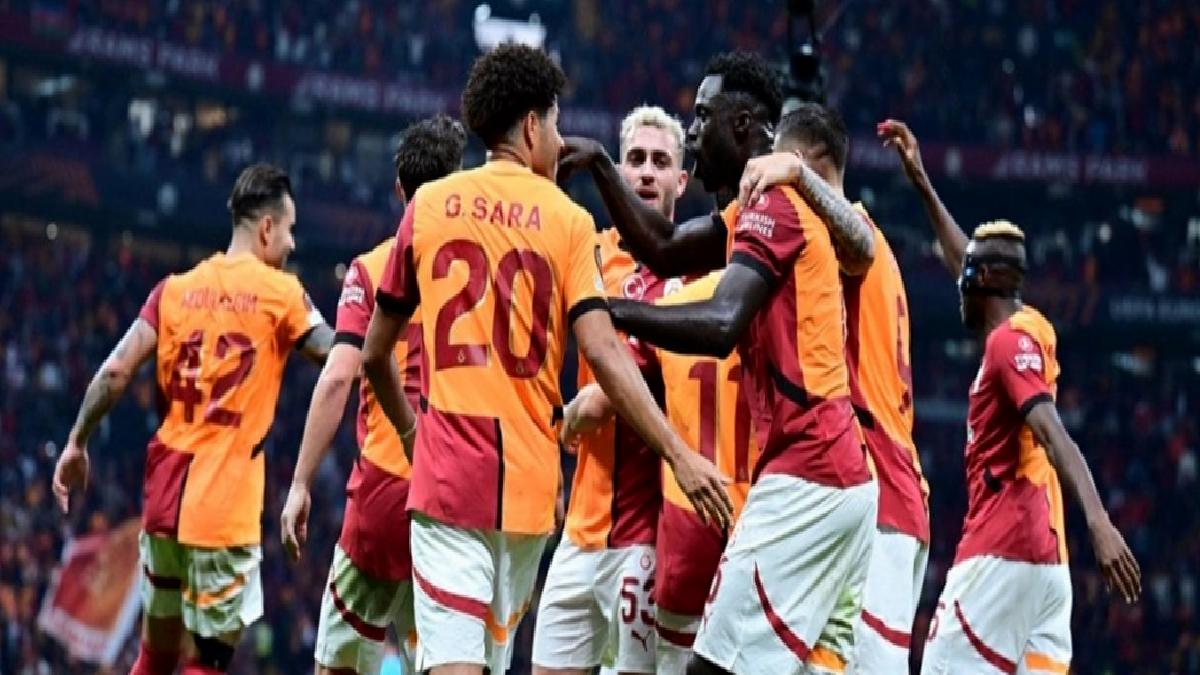 transferlerlebirliktezafere-diyen-galatasaray-taraftari-isyan-etti-VbVtw6ZP.jpg